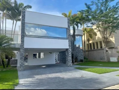 Casa en Guataparo, Villas de Laguna Club — USD 500.000