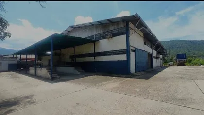 Local en Zona Industrial Santa Rosa, Puerto Cabello — USD 780.000