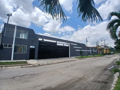 Galpón en San Diego, frente al Tulipán — USD 2.800