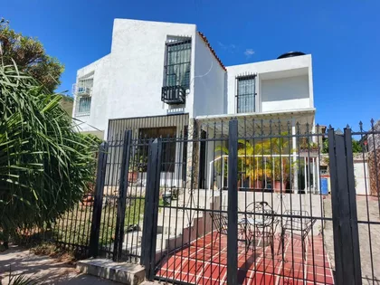 Casa en Urb. La Esmeralda — USD 84.000