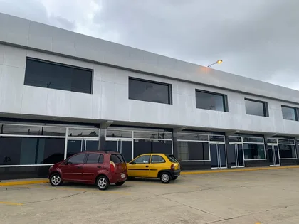 Local en ZONA INDUSTRIAL EL RECREO URB. MICHELENA VALENCIA — USD 900