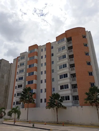 Apartamento en Urb. Mañongo, Res Puerta Real. Estado Carabobo — USD 115.000