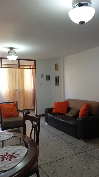 Apartamento en Av. Bolìvar - Sector La Ceiba — USD 65.000