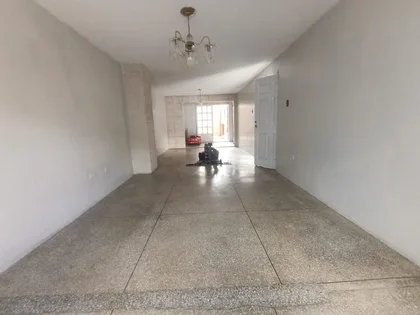 Casa en (JD) Urb. Parque Residencial La Esmeralda — USD 80.000