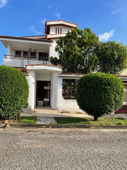 Casa en (EL) Urb. El Trigal, Valencia — USD 170.000