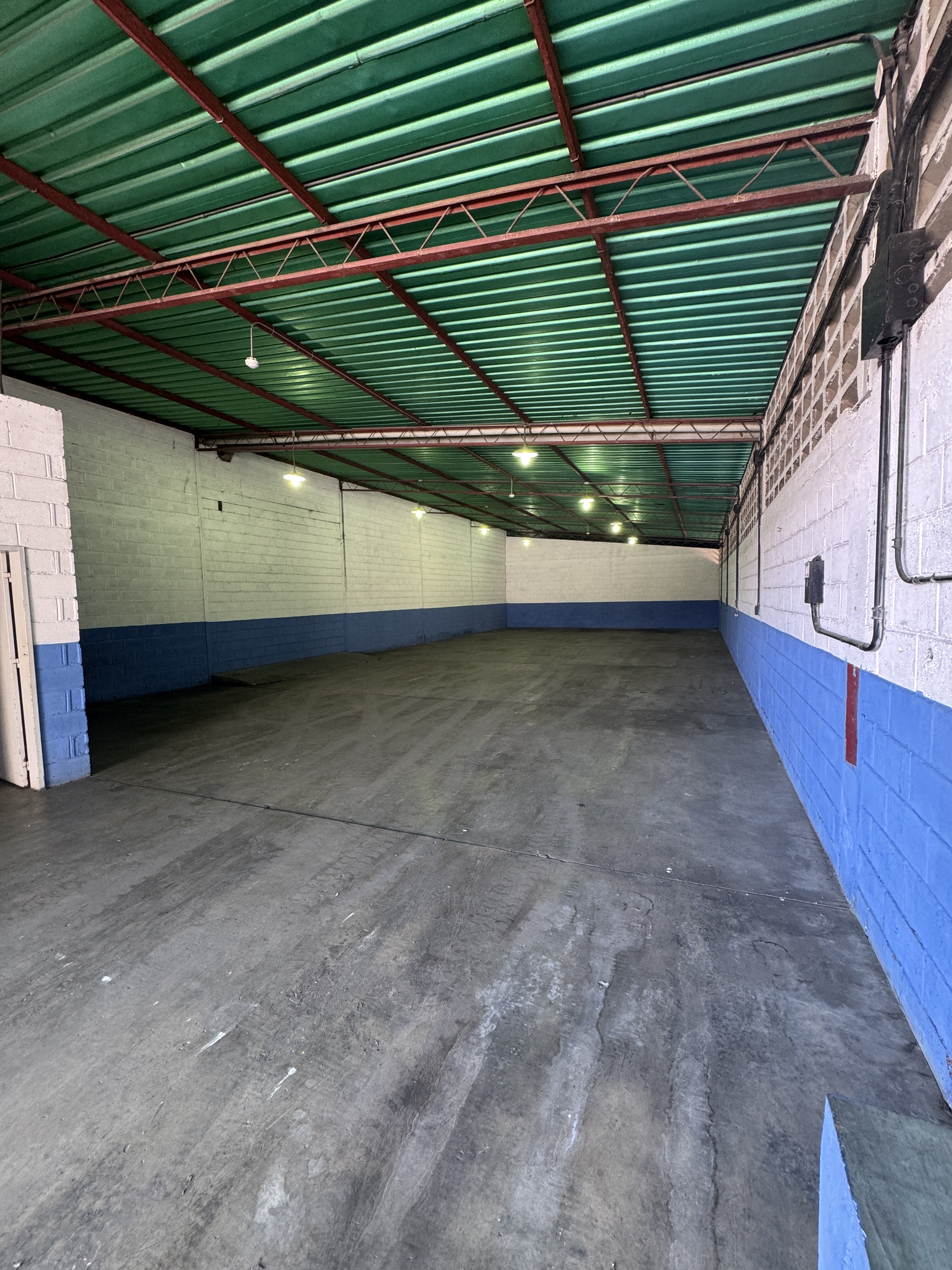 Galpón de 260 m² en Zona Industrial Castillito